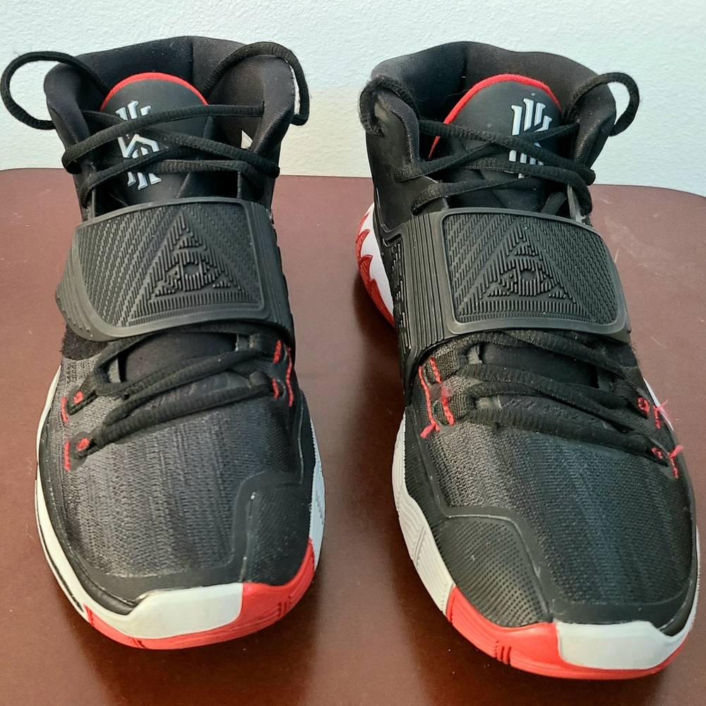 Barely worn Kyrie Fly Trap 6